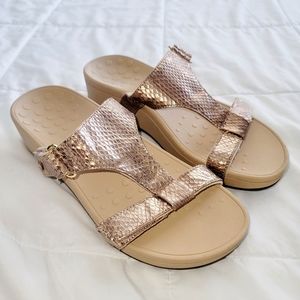 VIONIC Ellie Rose Gold Faux Snake Texture Velcro Closure Slide On Sandals Sz 9